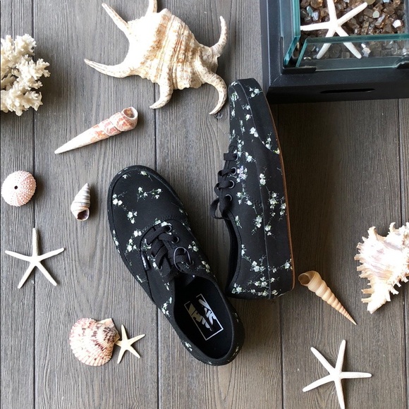 🍋VANS MIDNIGHT FLORAL🍋 - Picture 2 of 8